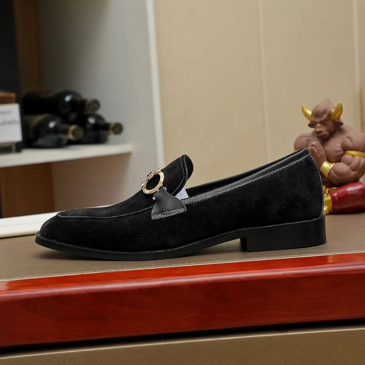 Men's shoes💰420🔥Ferragamo new men's formal shoes🇨🇳Official website original 1:1 mold opening, original quality💯Fine workmanship, high-end luxury shoes☘ The surface is made of imported Italian first-layer cowhide🌴🐑Leather lining🍓Rubber wear-resistant and non-slip outsole, breathable and comfortable to wear🍍The first choice for high-grade men, size 39-45 (38.46. Can be customized)